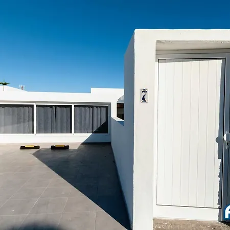 Modern & Bright With Separate Studio - El Guanche Villa